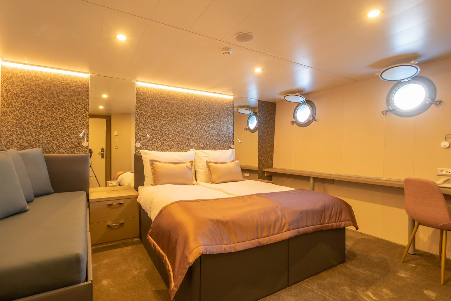 Ohana-premium-boat-cabin