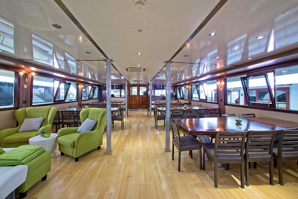 MS President boat dining room